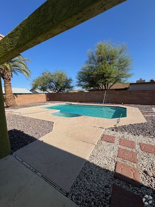 Building Photo - Northwest- 3 bedroom/ 2 bathroom with pool! Rental