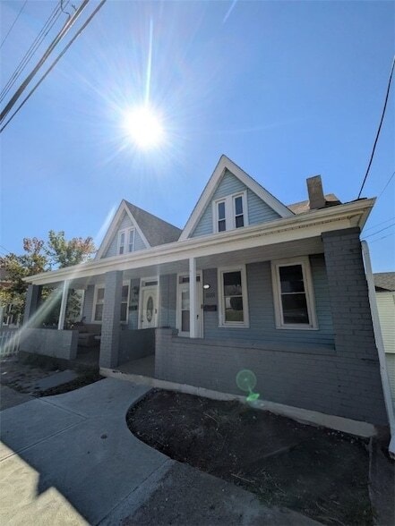 Building Photo - 1818 Westmont Ave