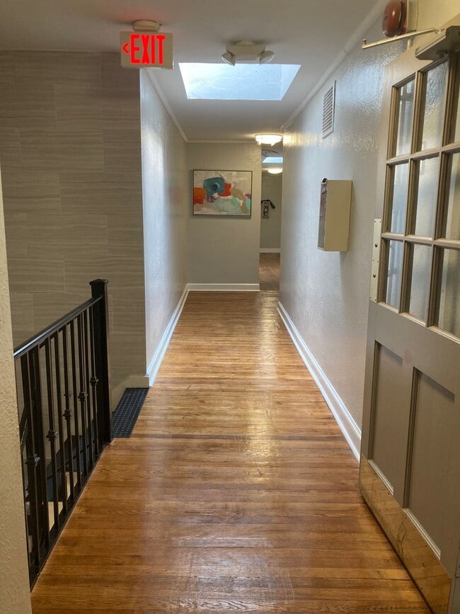 Photo - 1178 MORSE ST NE