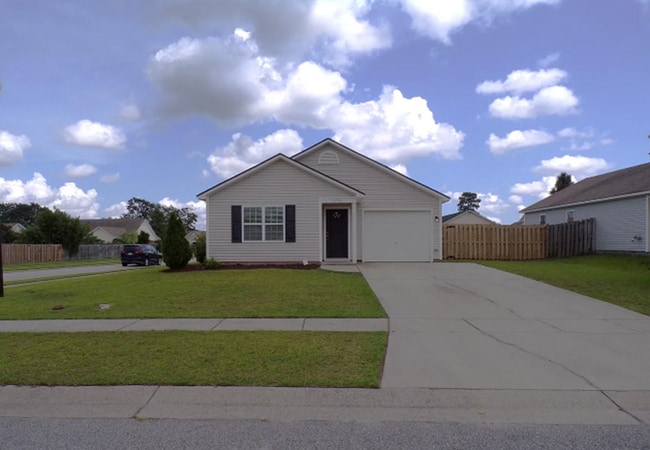 Building Photo - "Newly renovated 3-Bed, 2-Bath Home in Win...