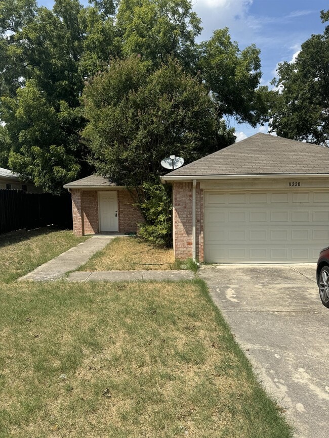 Building Photo - 8220 Downe Dr Rental