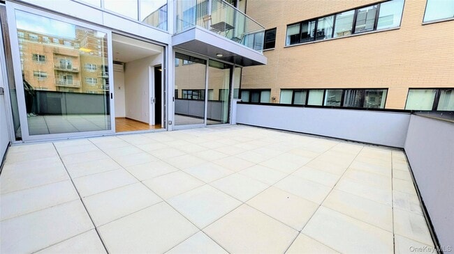 Photo - 23-09 Broadway