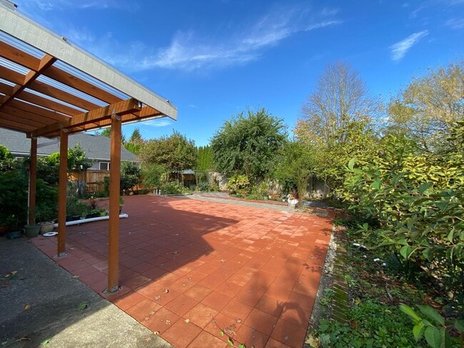 Photo - Clean 3 bed well-maintained home for rent