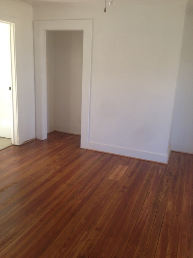 24 Looper St