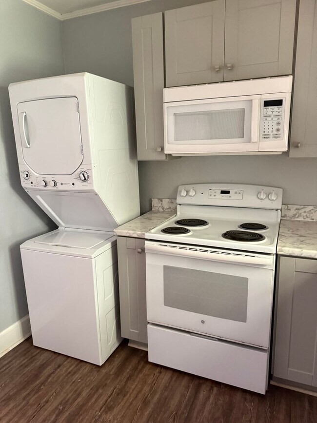 83 Boulevard St Unit Downtown Duplex