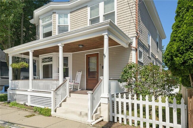 8 Bush St