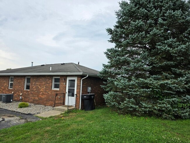 Building Photo - 601 Rizek Dr Unit 6B