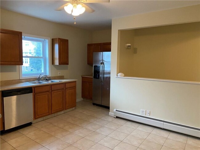 15 Newton Ave Unit 3