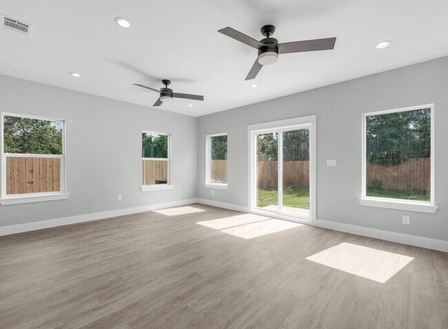 Photo - 8910 De Priest St