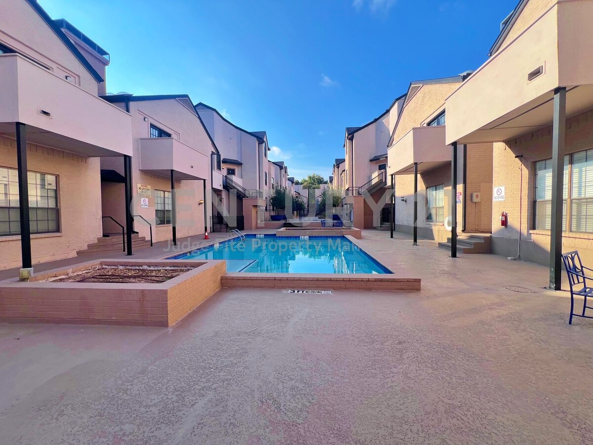 Photo - Beautiful 1/1.5 Condo in Dallas For Rent! Unit 217