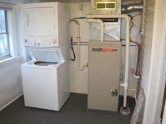 Building Photo - 1515 E Madison St Unit 1515