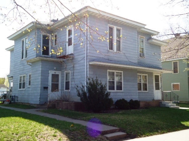 Building Photo - 413 10th St N Unit #2
