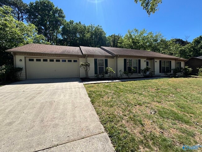 Building Photo - 2705 Willena Dr SE