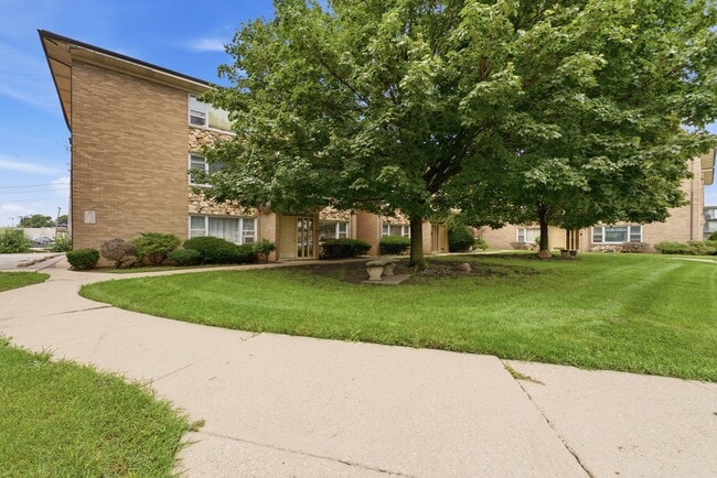 Building Photo - 3180 W Meadow Ln Dr Unit 43