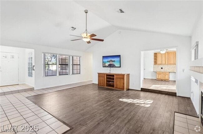 Building Photo - 1911 Hobson Dr Rental