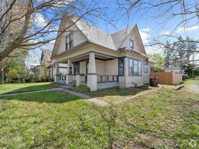 Building Photo - 1319 W Cleveland Ave Unit 1319 W Clvlnd downstairs Rental