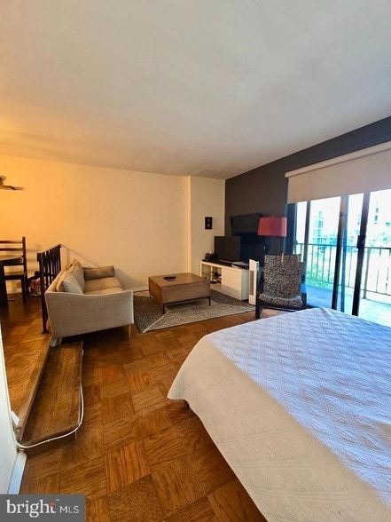 Photo - 2201 L St NW Unit 820