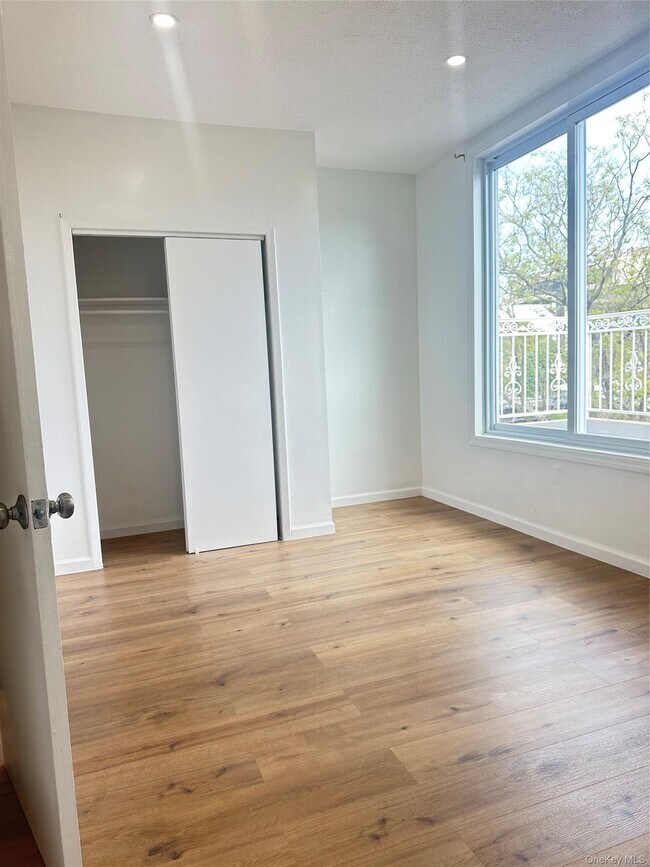 Photo - 108-69 50th Ave