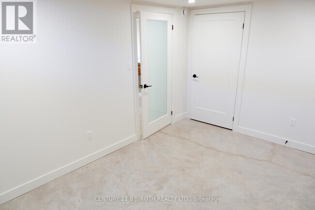 Photo - 1370 Killarney Beach Rd Unit 207