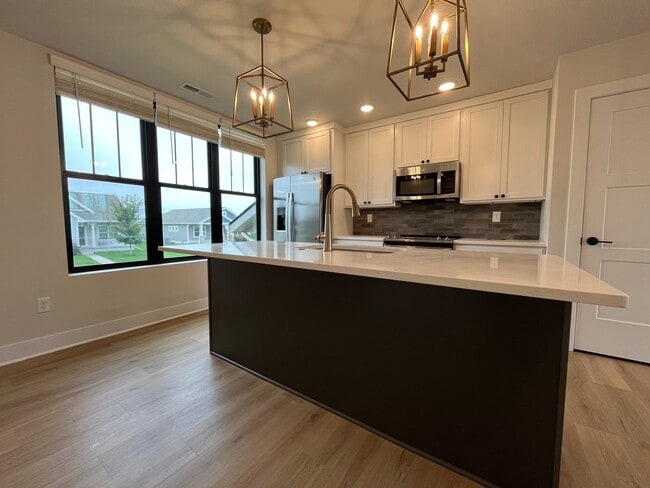 2911 SW Prairie Trail Pkwy