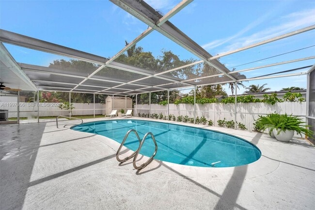 Photo - 15010 NE 7th Ave