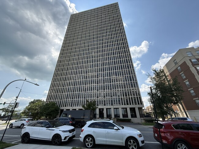 Building Photo - 6700 S South Shore Dr Unit 18K