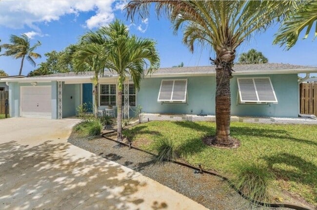 Front - 18955 SE Fearnley Dr