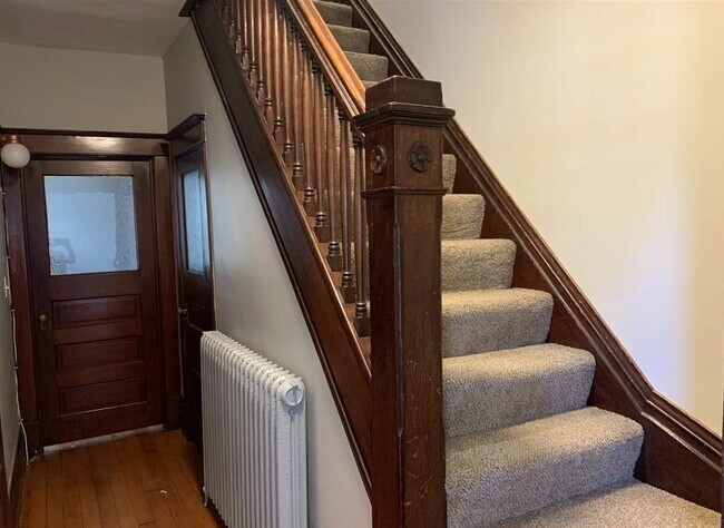 Photo - 501 N 5th St Unit Upper Level 1/2