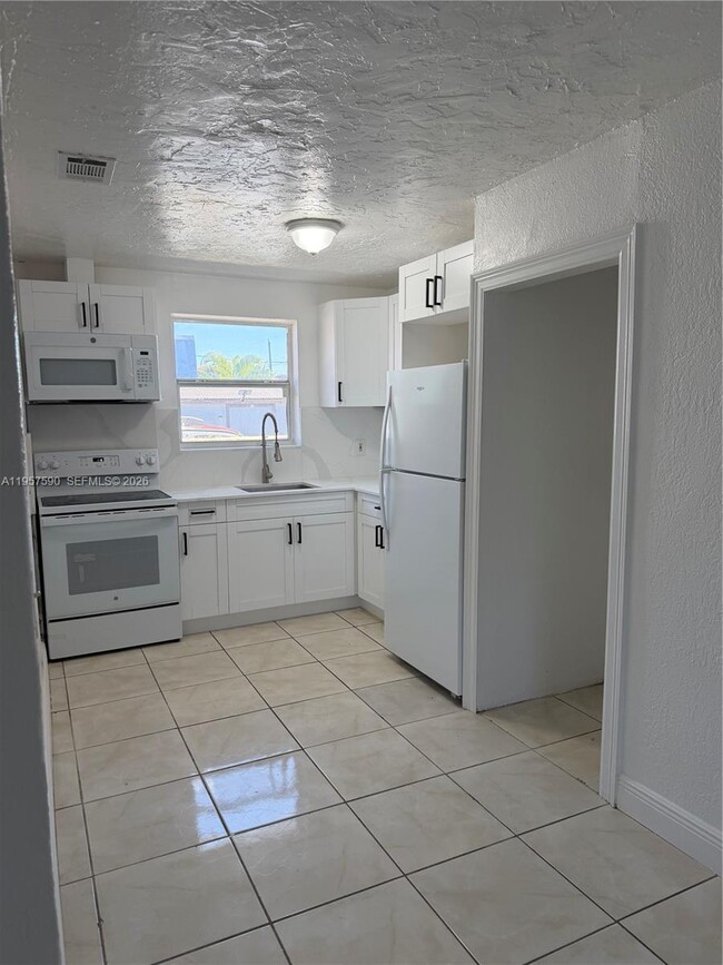 Photo - 2287 NW 33rd St Unit 0