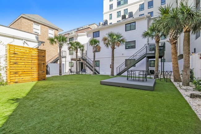 Photo - 2 bed/1 bath on King St. Live in the Heart... Unit C