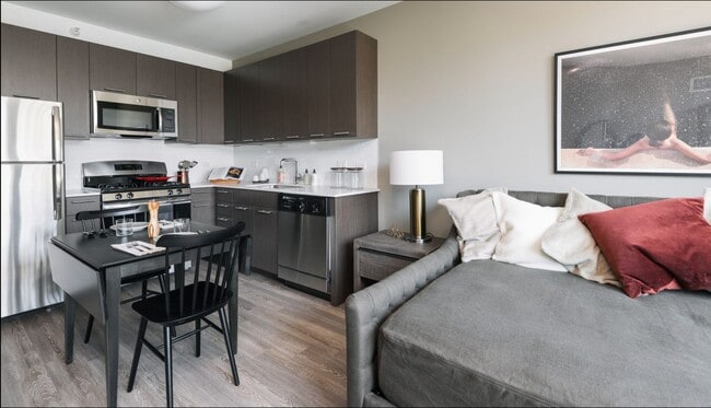 Photo - 155 W Erie St