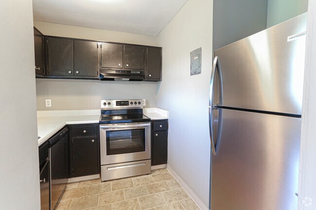 3BR, 2BA - 1,150 SF - Kitchen - Patchen Place
