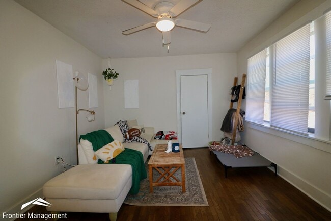 Photo - 527 Moro St Unit 2