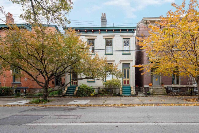 Photo - 214 E 5th St Townhome