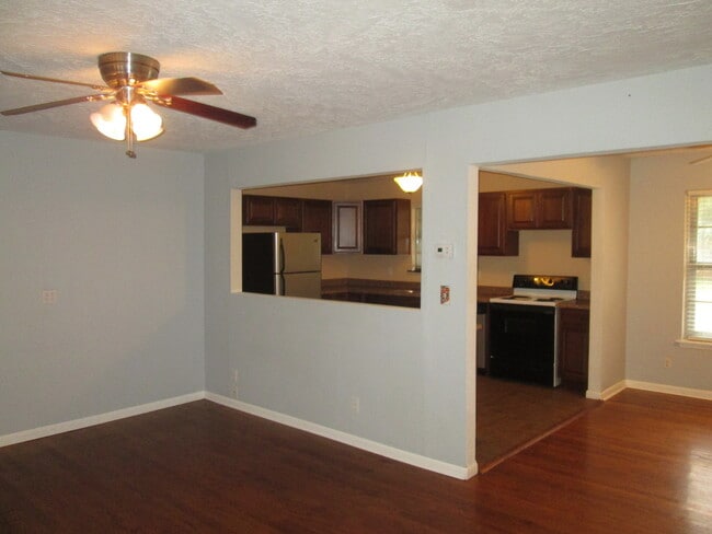 Photo - PRELEASING for Mid-July 2026! (3) Bed/(1.5) Pet Negotiable!
