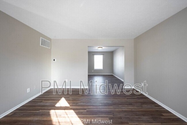 Photo - 2628 Senators Way