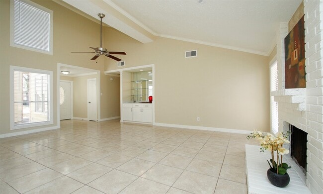 Photo - 6940 Foxmont Ln