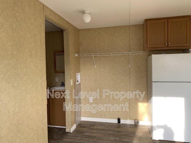 Photo - 111 S Cedar Dr