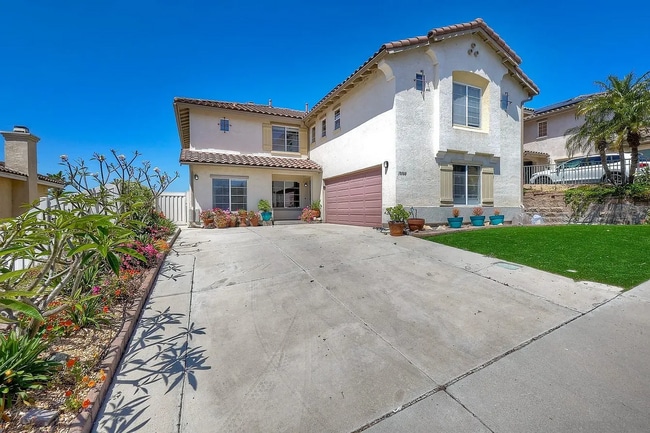 Building Photo - Lakeview Highlands Estate