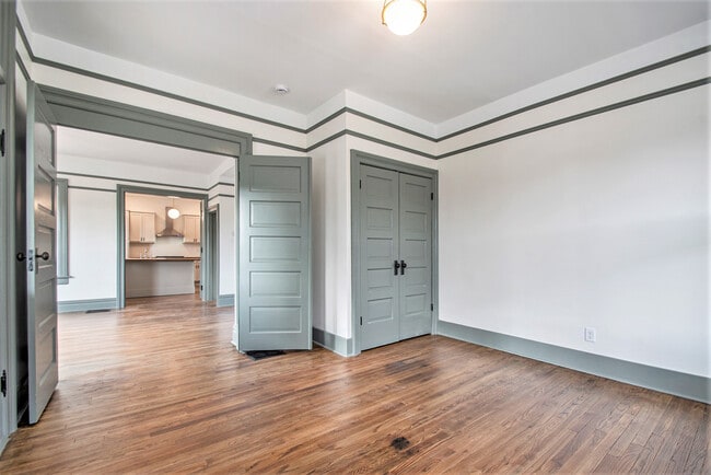 Photo - 523 W Marion St