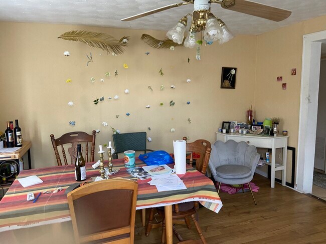 Living Room - 1201 N Prieur St