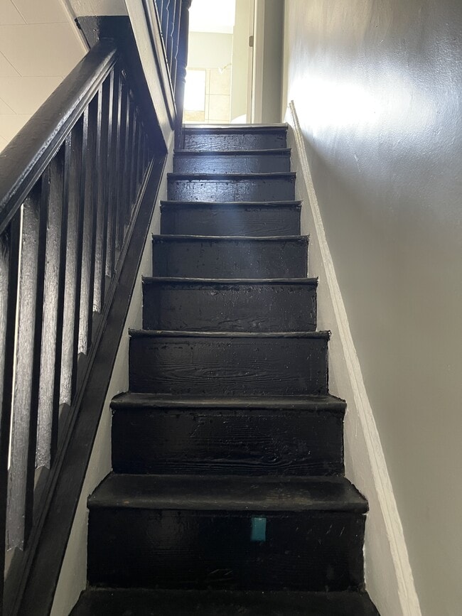 Photo - 2046 Newcomb St