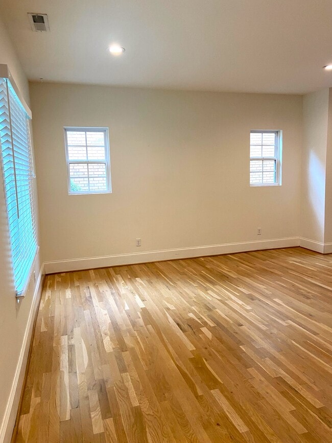 Photo - 529 10th Ave S