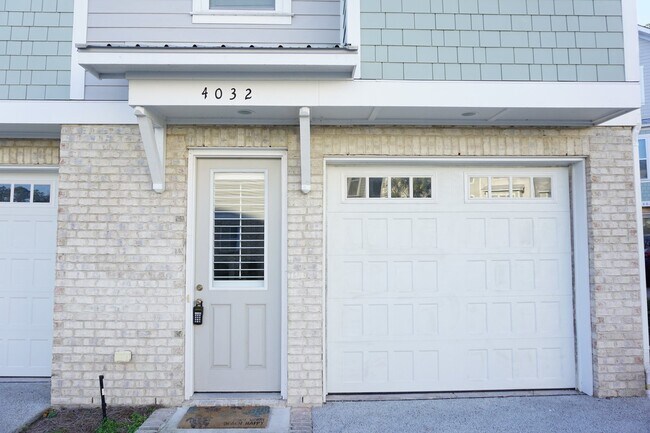 Photo - 3BR/3.5BA End Unit Townhome in Summerwalk!...