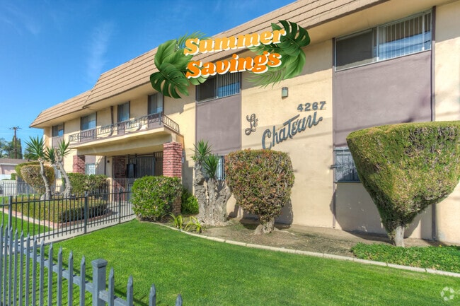 Property Exterior - Le Chateau Apartments