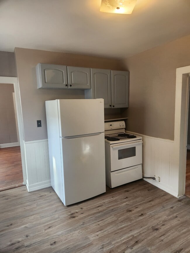 Photo - 11 Fairview Ave Unit APT 2