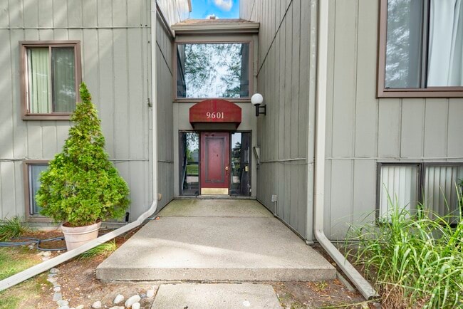Photo - 9601 Bayview Dr Unit #102