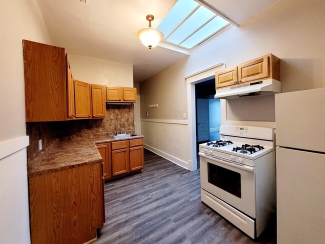 440 Leonard St NW Unit 2