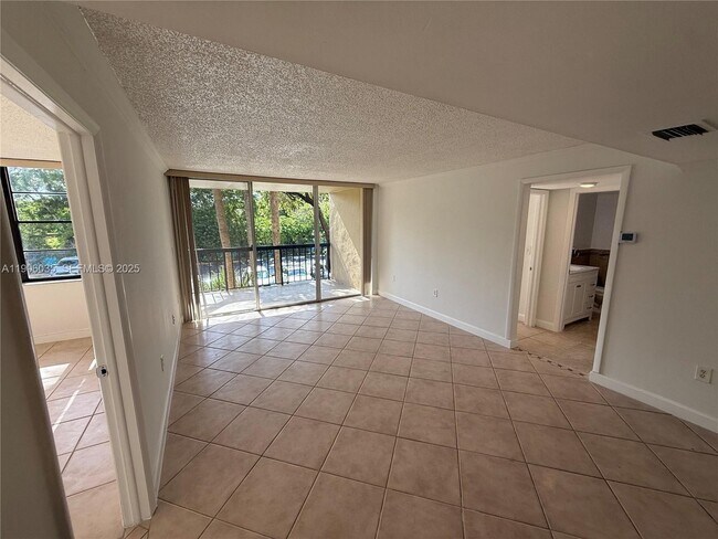 Photo - 10875 SW 112th Ave Unit 208