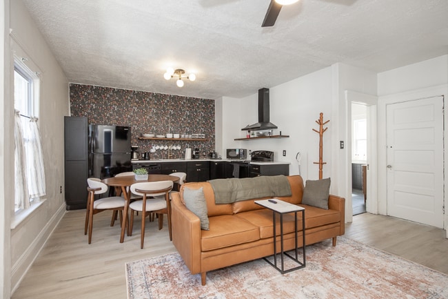 Photo - 3544 Woodbridge Ave Unit Red